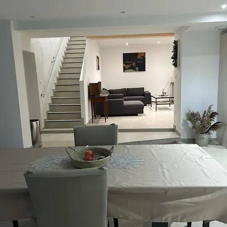 Maison Colmar, Spacieuse, Accueillante , Confortable Au Calme 아파트 콜마