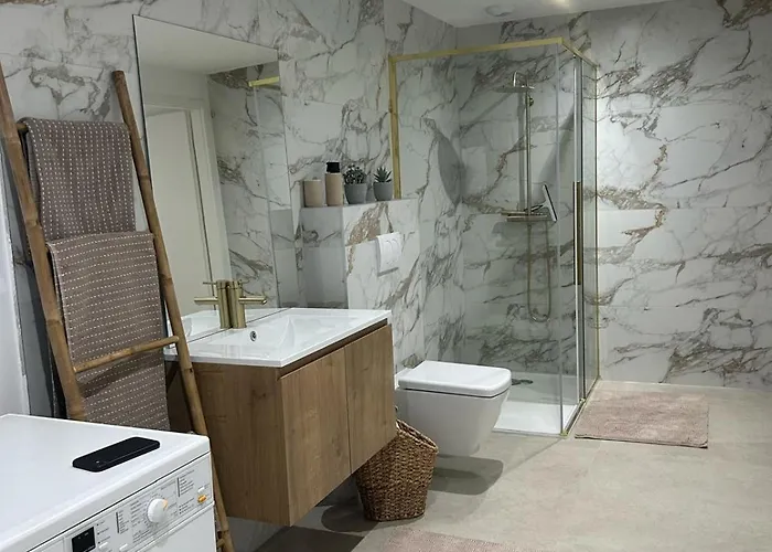 Maison Colmar, Spacieuse, Accueillante , Confortable Au Calme Appartement *