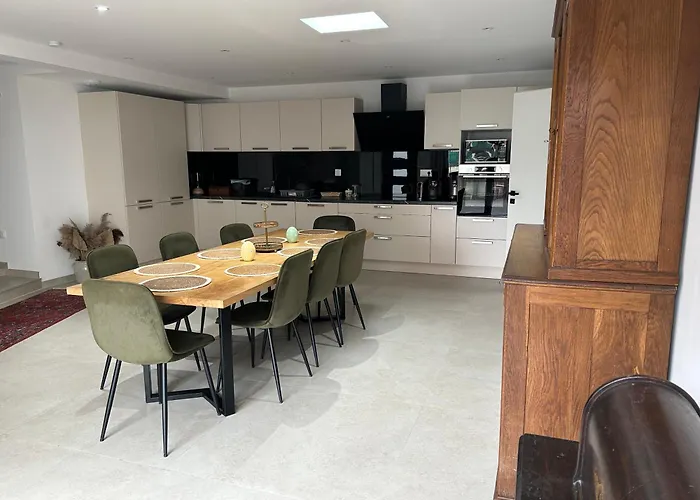 Appartement Maison Colmar, Spacieuse, Accueillante , Confortable Au Calme Colmar